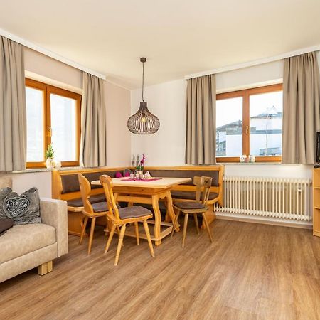 Herzerl-Chalet Appartements Flachau Extérieur photo