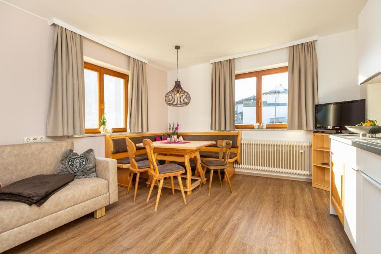 Herzerl-Chalet Appartements Flachau Extérieur photo