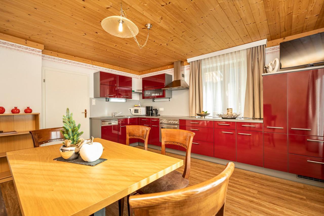 Herzerl-Chalet Appartements Flachau Extérieur photo