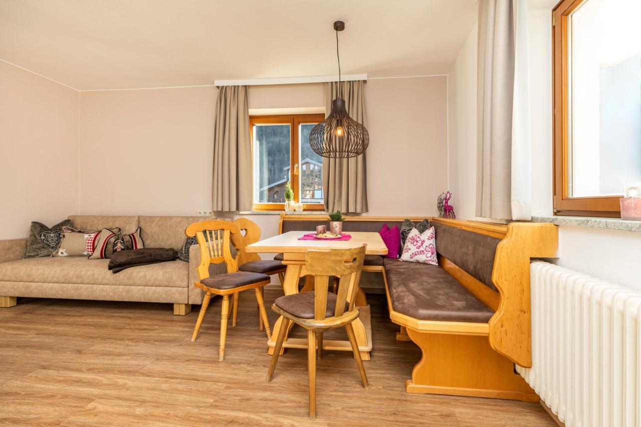 Herzerl-Chalet Appartements Flachau Extérieur photo