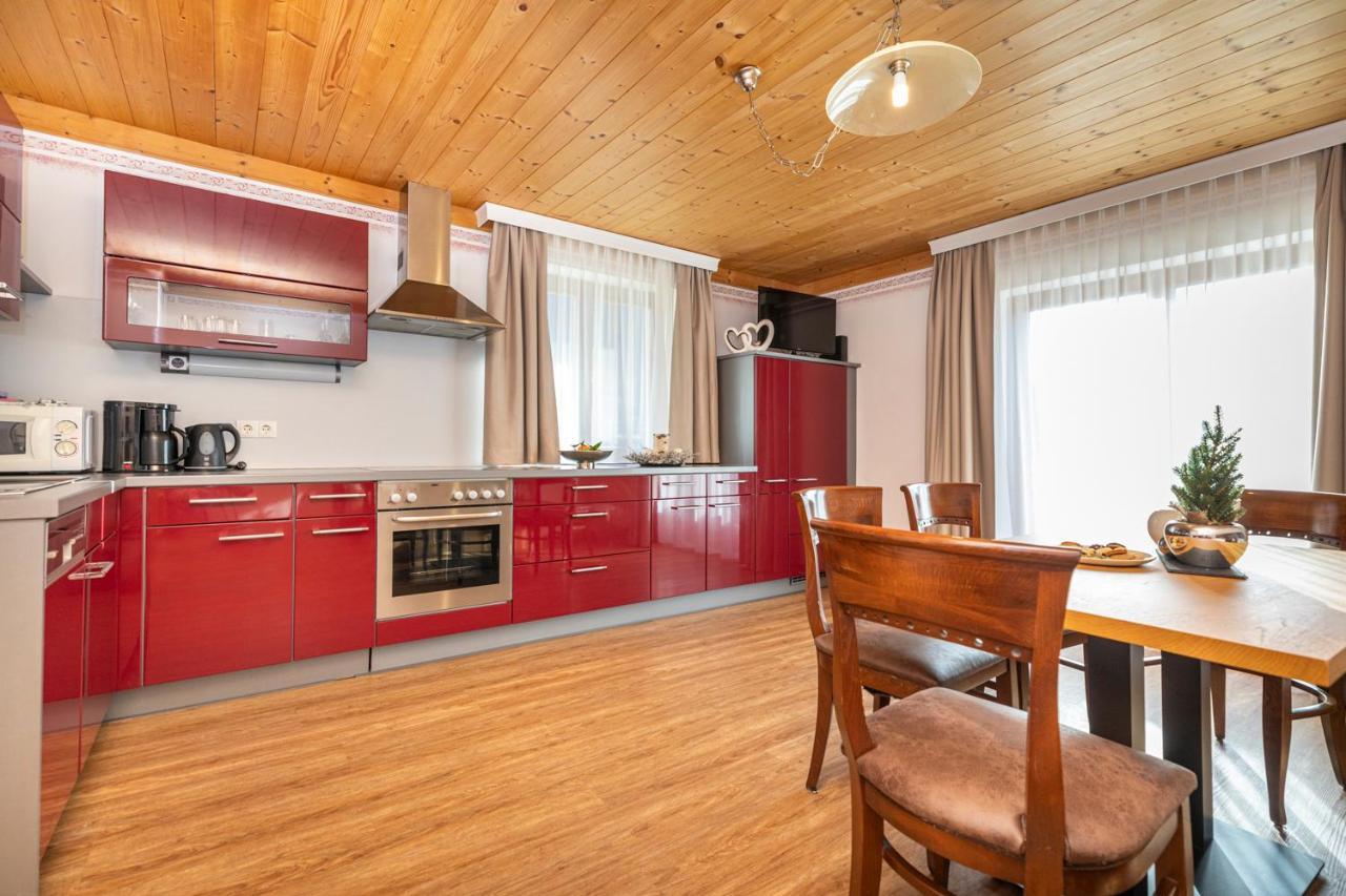 Herzerl-Chalet Appartements Flachau Extérieur photo